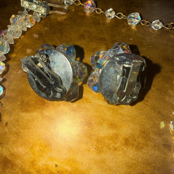 Vintage aurora borealis crystal necklace and clip on earrings - Picture 3 of 6